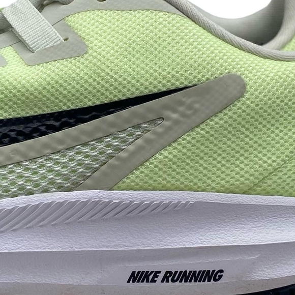 Nike Downshifter Running Shoe Green Spruce Aura Low Top Lace Up Sneaker Size 9.5 - Picture 4 of 12